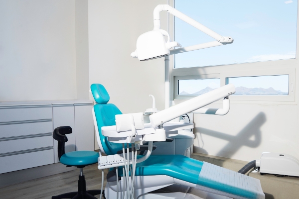 A Dentist Discusses The Facts About Dental Veneers